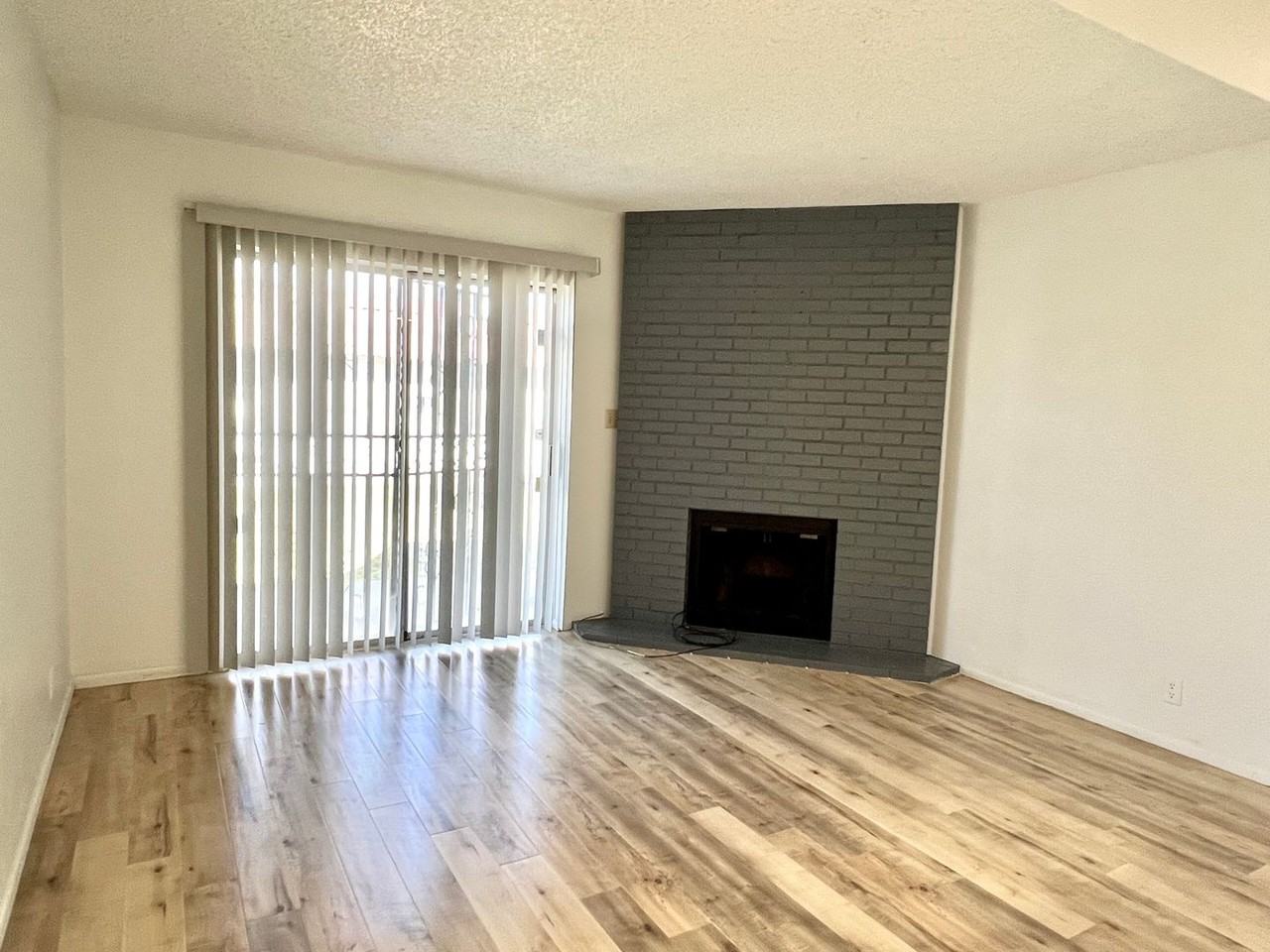 6818 N 35th Ave #Q - Photo 4 of 25