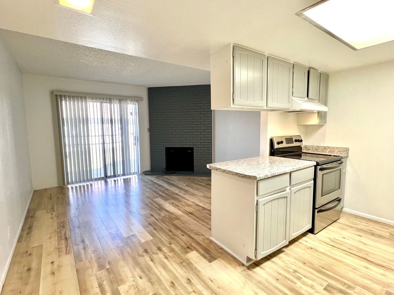 6818 N 35th Ave #Q - Photo 7 of 25