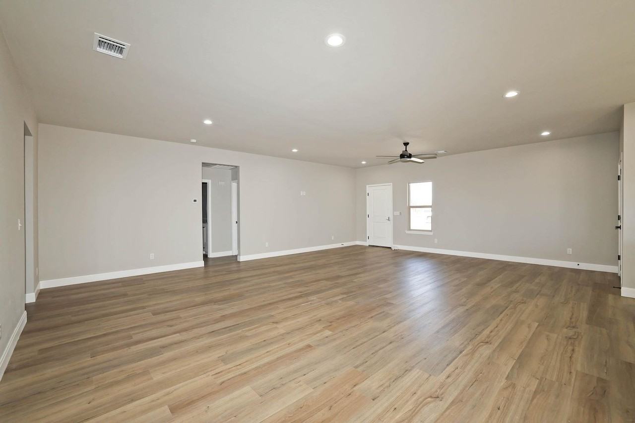 4707 Scotty Drive - Photo 6 of 26