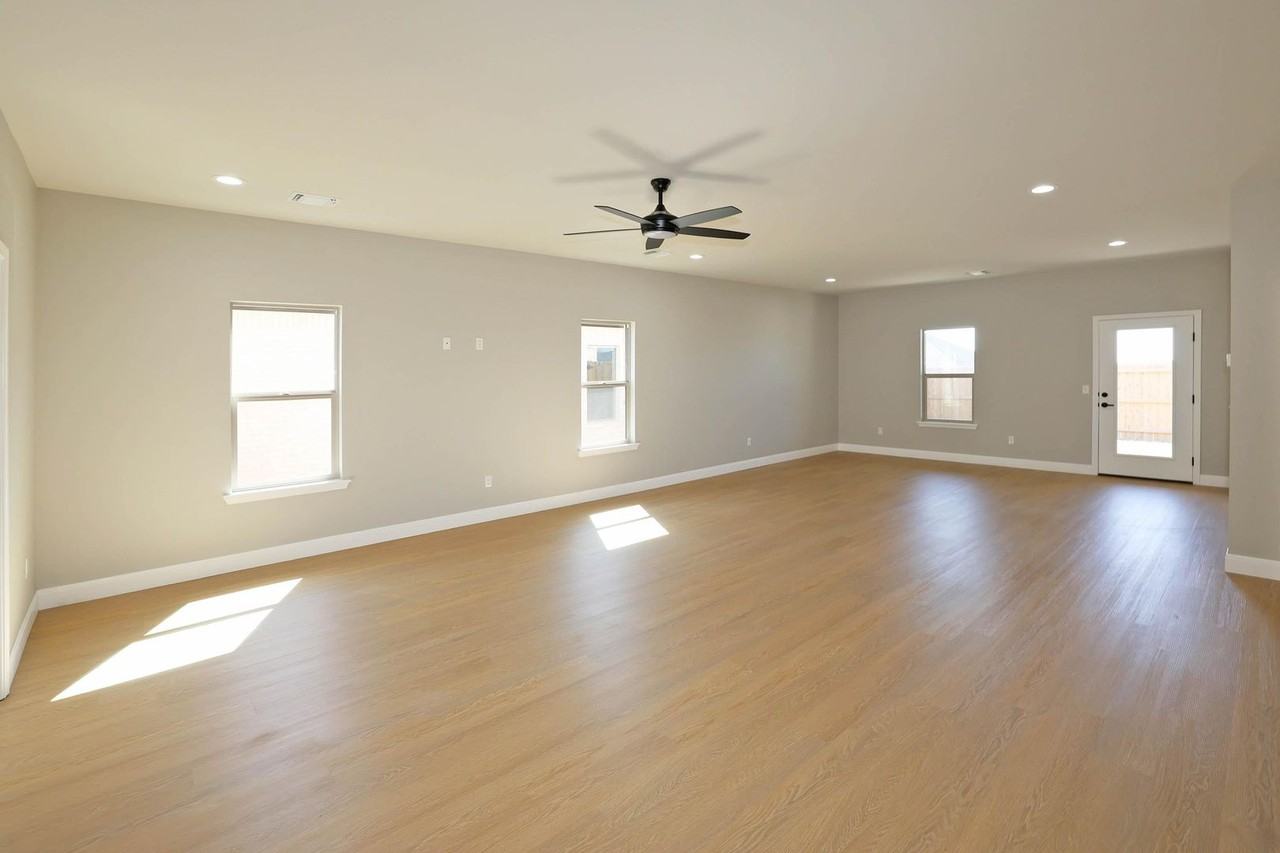 4709 Scotty Dr - Photo 5 of 32