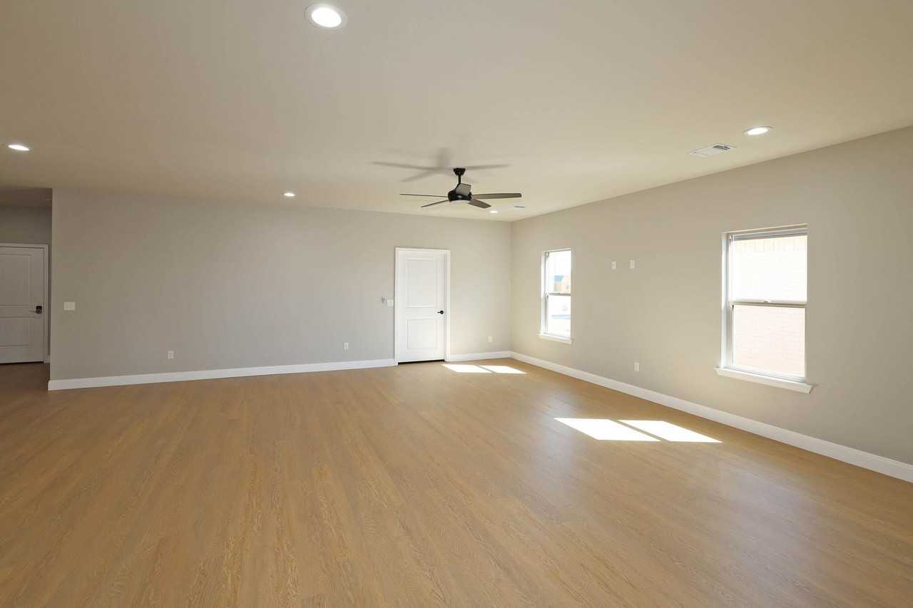 4709 Scotty Dr - Photo 6 of 32