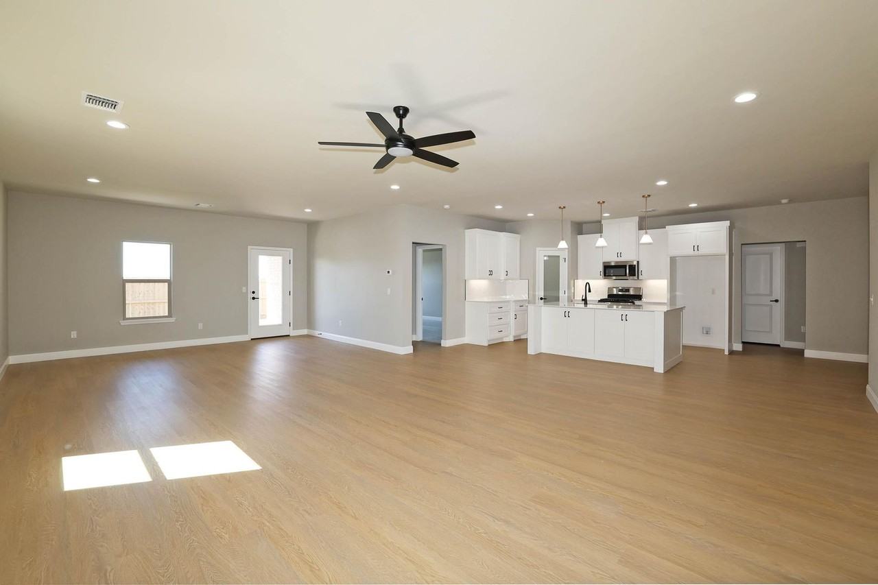 4709 Scotty Dr - Photo 7 of 32