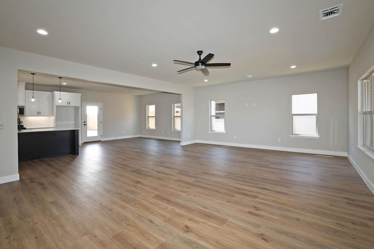4715 Scotty Dr - Photo 2 of 24