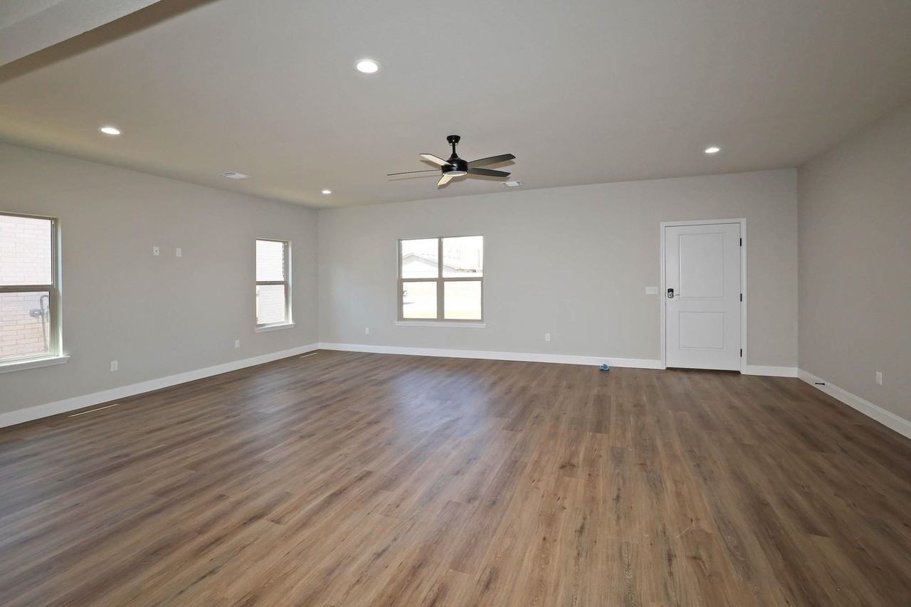 4715 Scotty Dr - Photo 4 of 24