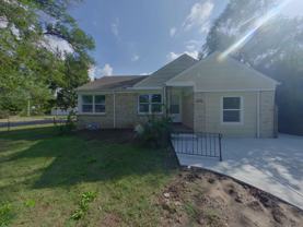 2323 E Stadium Dr - Photo 1 of 1