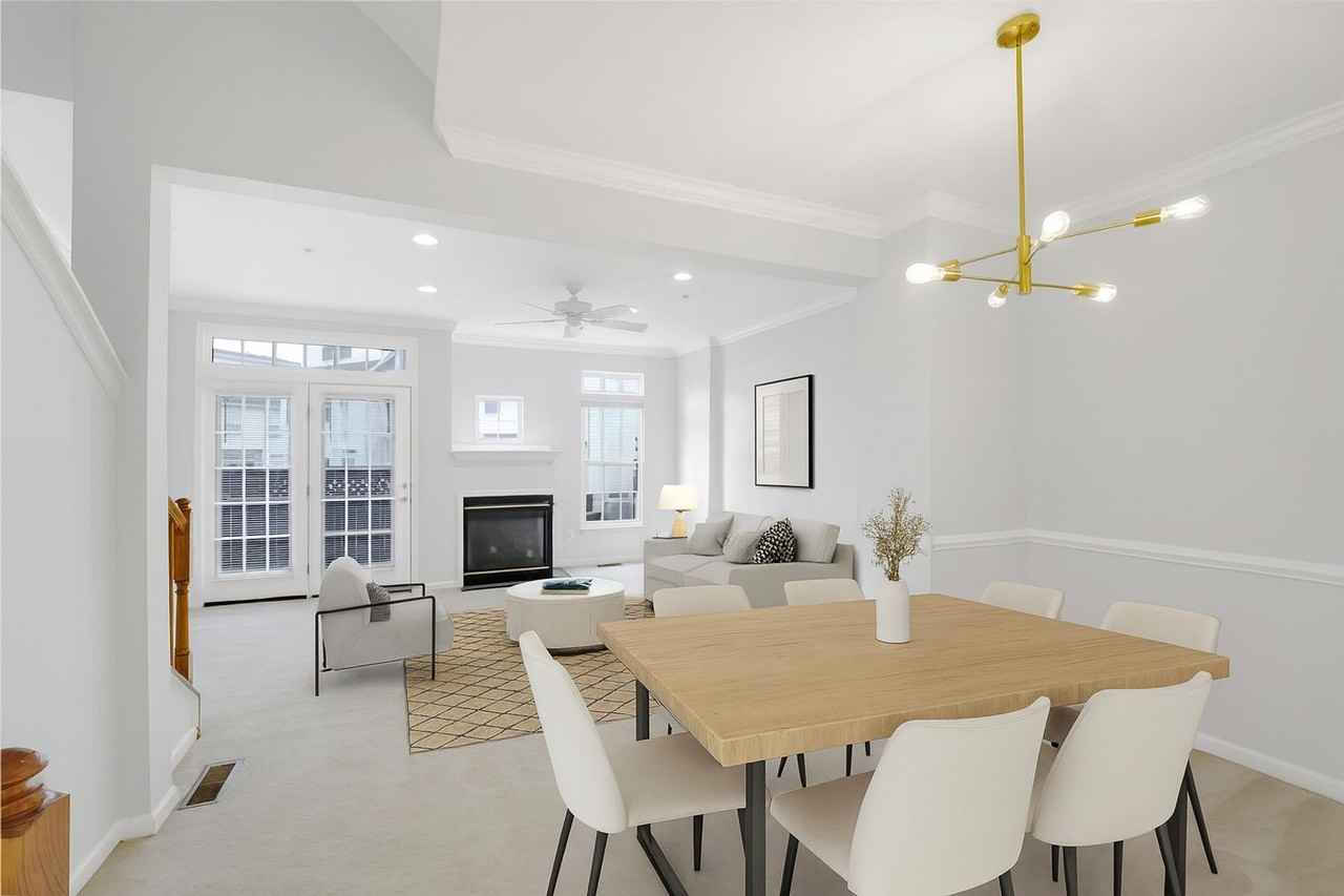 2737 Manhattan Pl - Photo 2 of 31