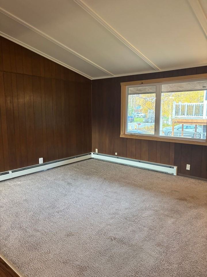 4037 Fahrenkamp Ave - Photo 4 of 16