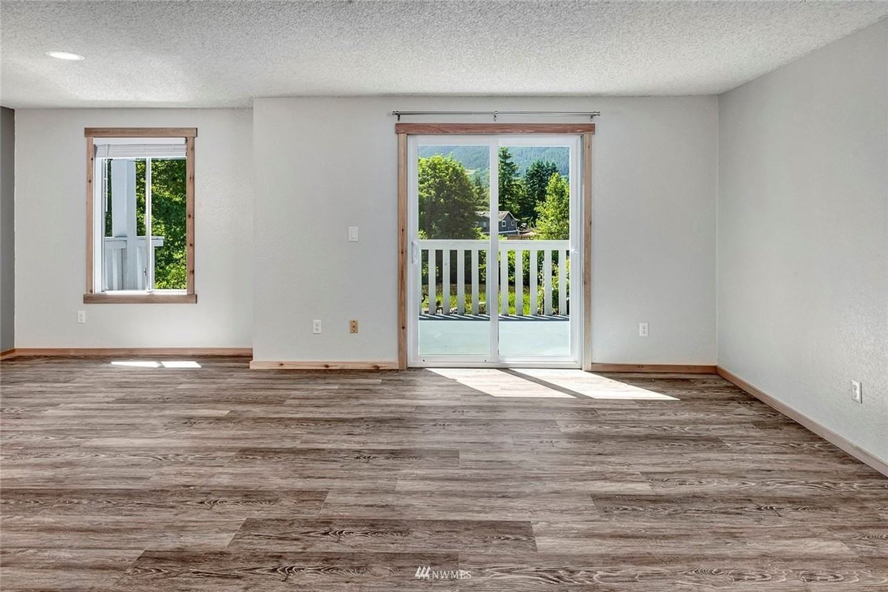 441 Main Ave S - Photo 4 of 21