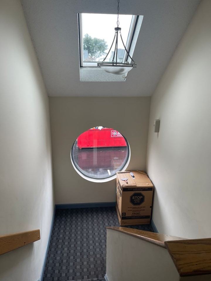 152 N Beacon St - Photo 2 of 16