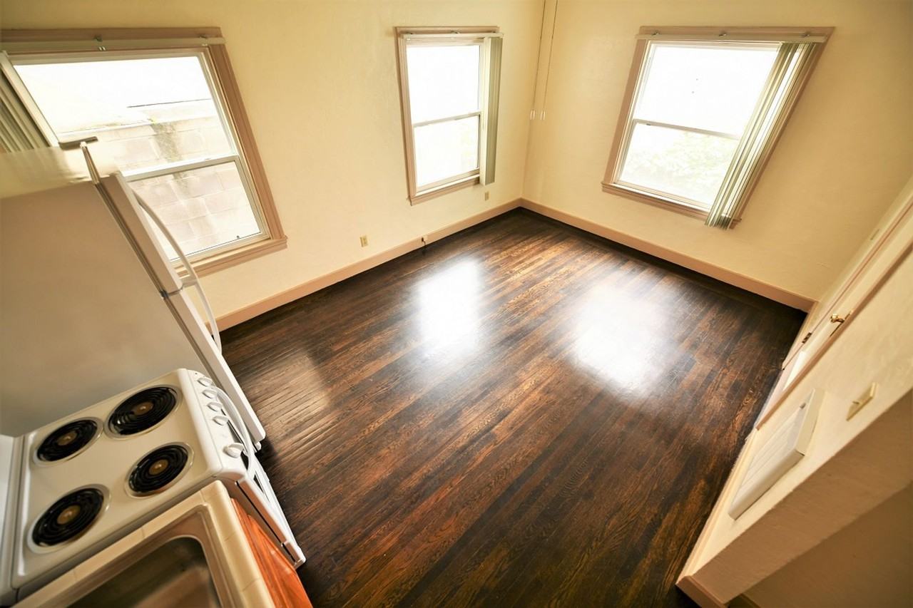 1438 Madison St - Photo 4 of 21