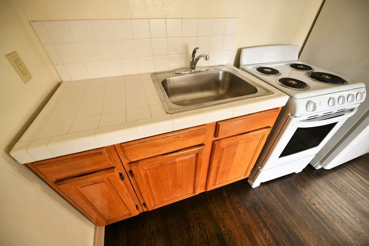 1438 Madison St - Photo 5 of 21