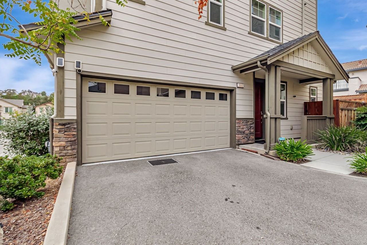 1032 Skybo Ct - Photo 7 of 44
