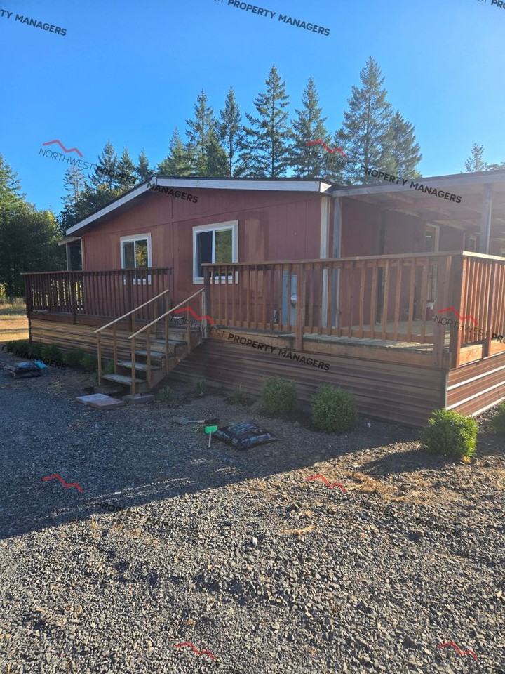 496 Avery Rd W - Photo 2 of 19
