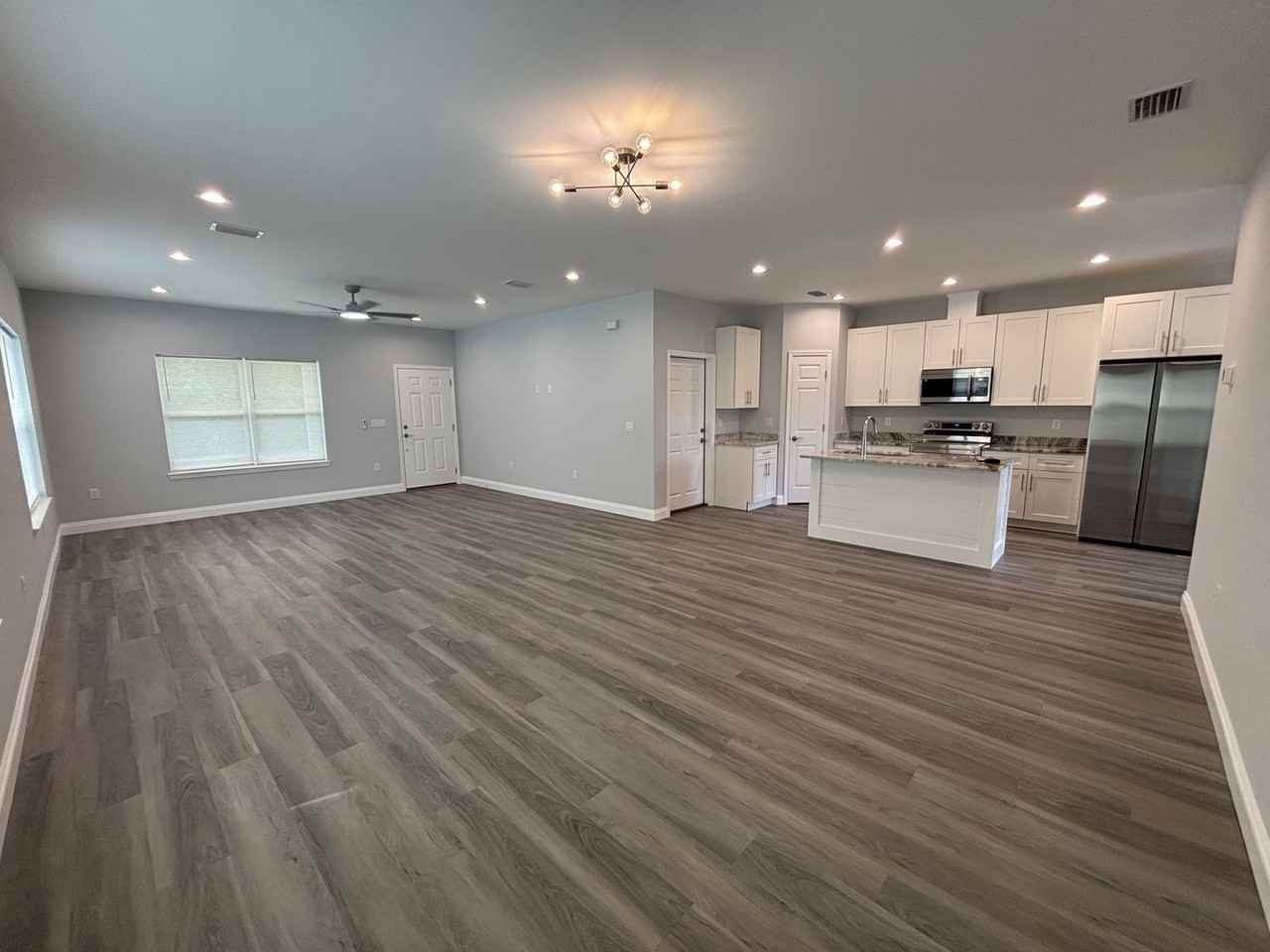 2940 Hall Ave - Photo 2 of 22