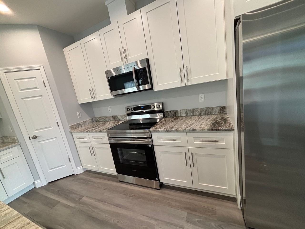 2940 Hall Ave - Photo 3 of 22