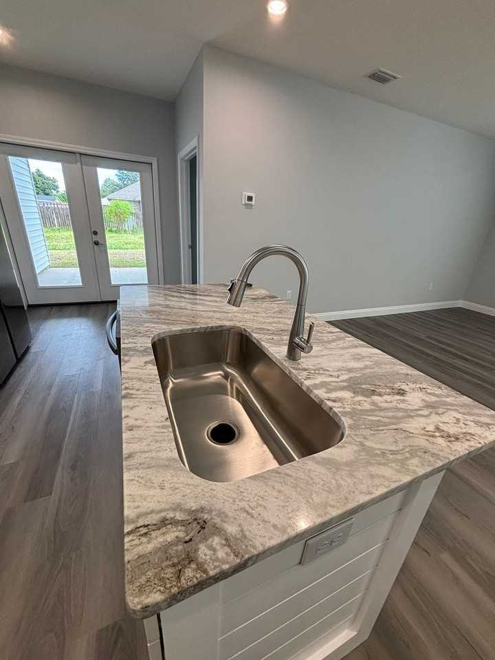 2940 Hall Ave - Photo 5 of 22