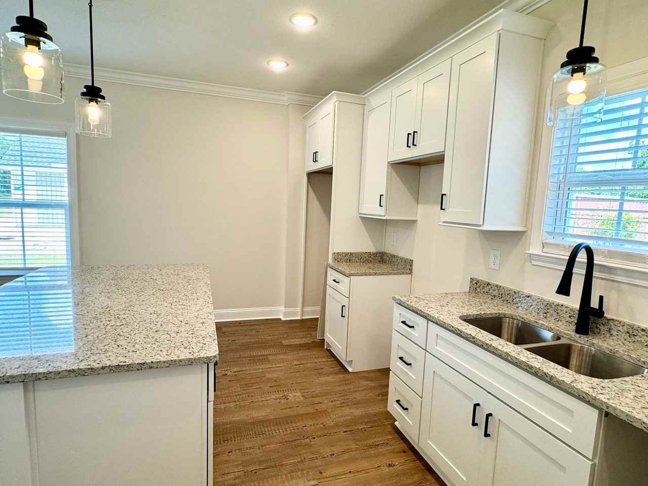 109 Charlton Ct - Photo 5 of 17