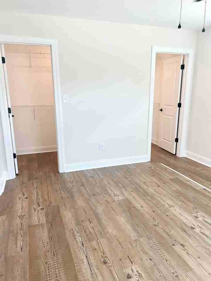 109 Charlton Ct - Photo 7 of 17