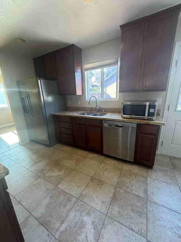 418 Beech Ave - Photo 3 of 18