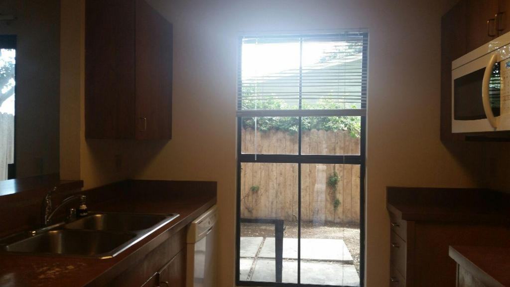 1187 Grove Ave - Photo 4 of 10