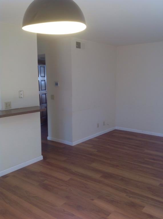 1187 Grove Ave - Photo 5 of 10