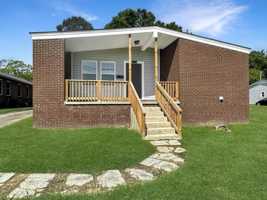 featured image of 501 Saunders Pl