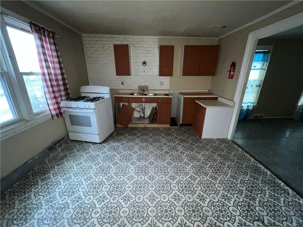 10 Locust St - Photo 6 of 9