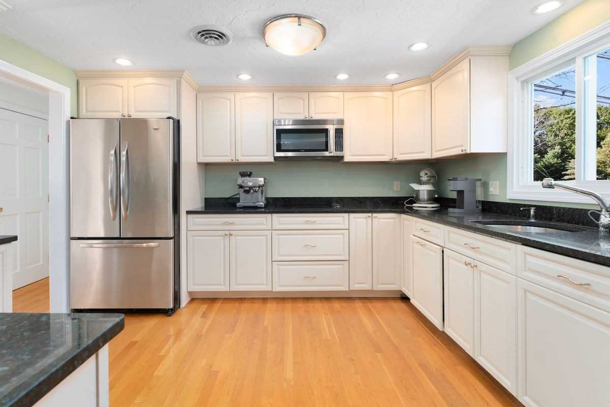 117 Randall St - Photo 5 of 8