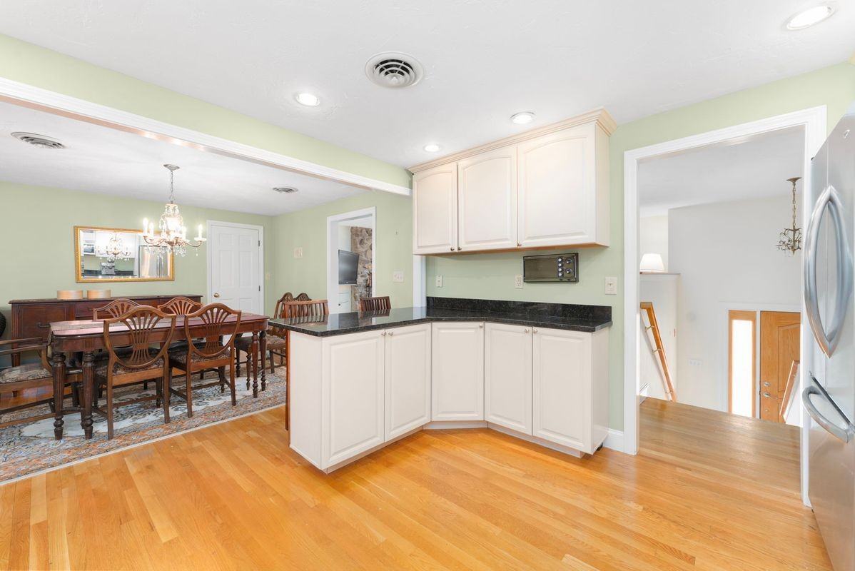 117 Randall St - Photo 6 of 8