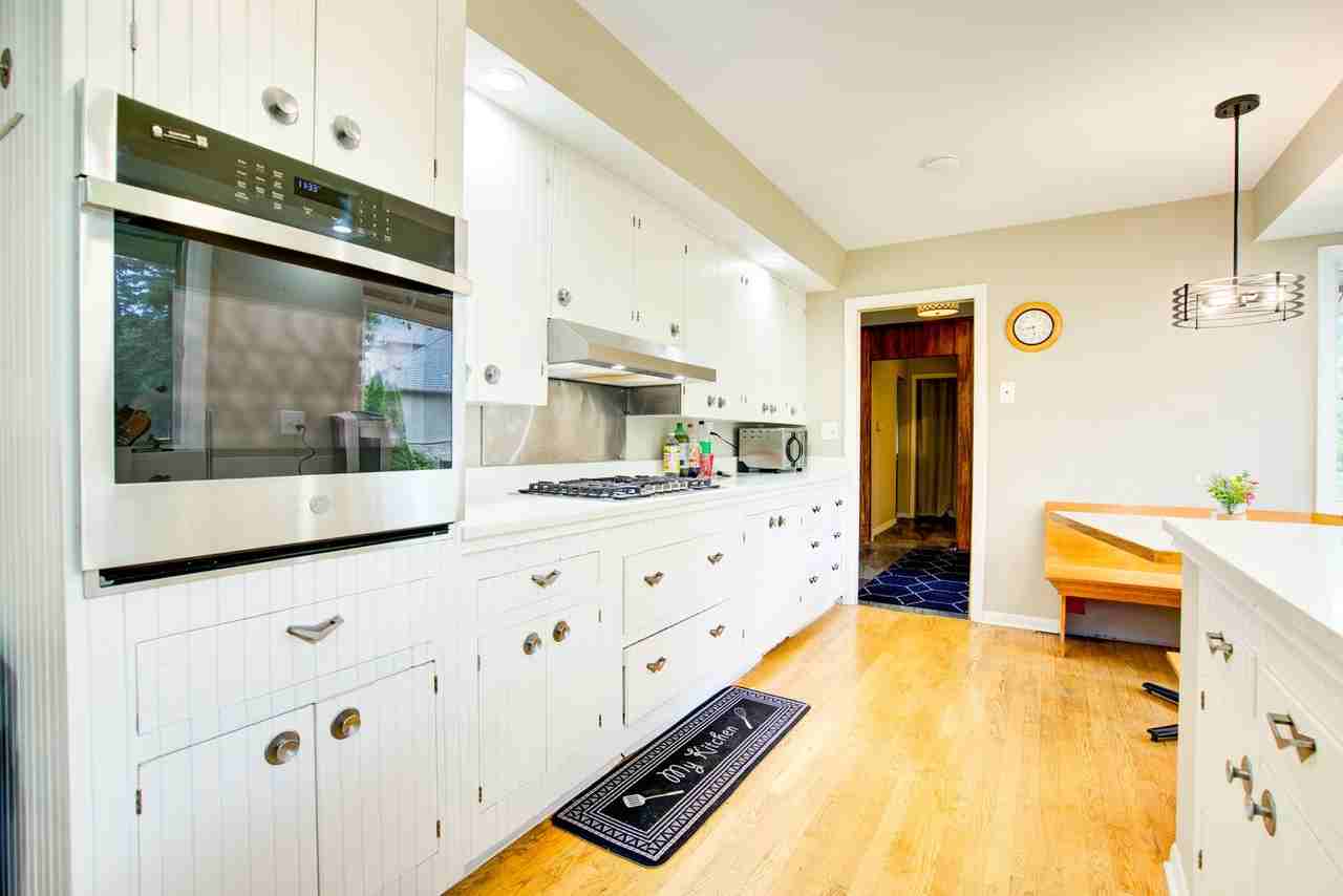 24W360 Hemlock Ln - Photo 7 of 37