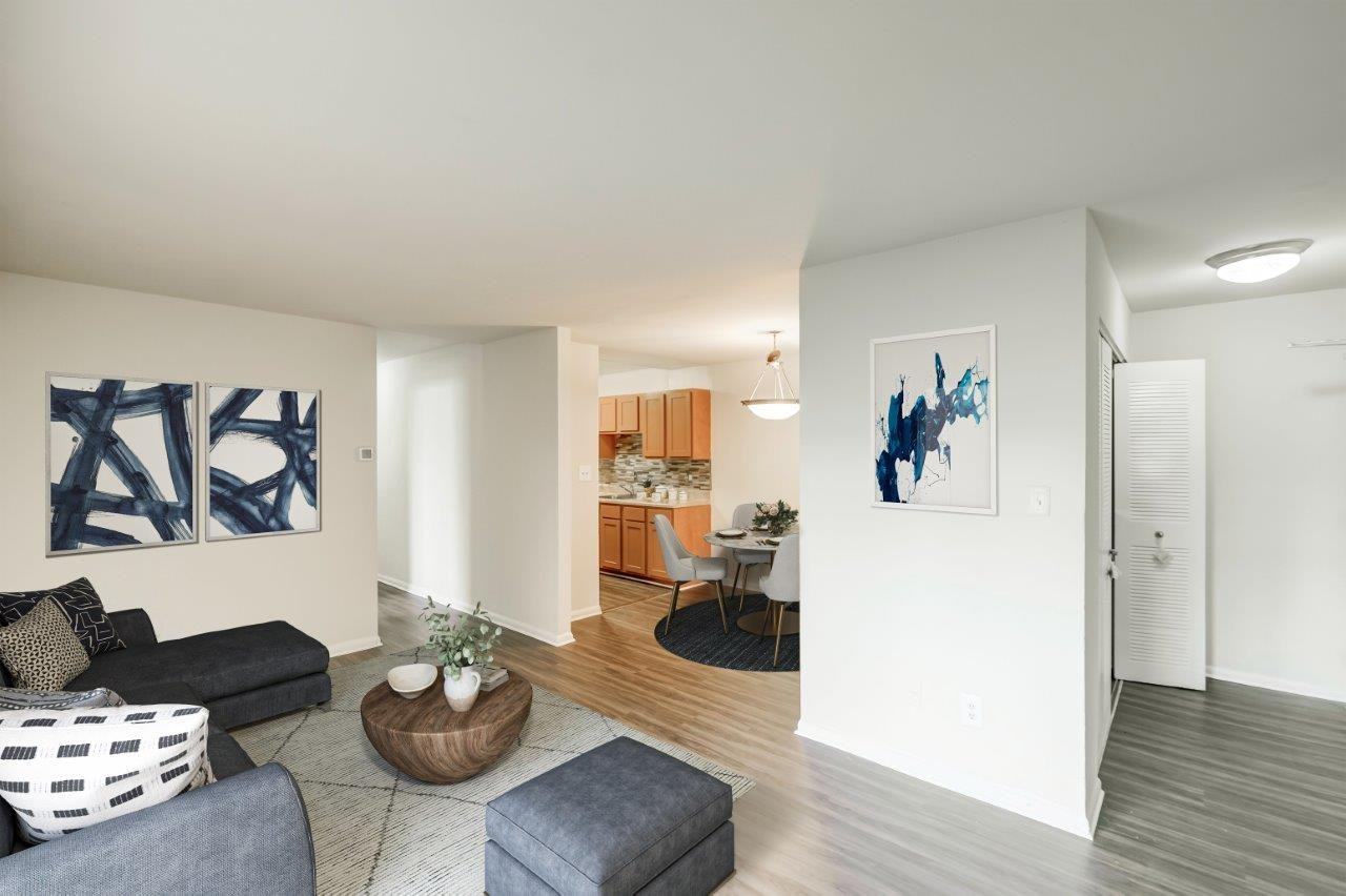 Bennington Crossings Apartment Homes - Photo 3 of 22