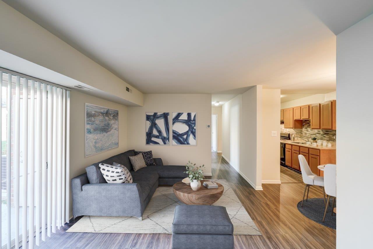 Bennington Crossings Apartment Homes - Photo 4 of 22