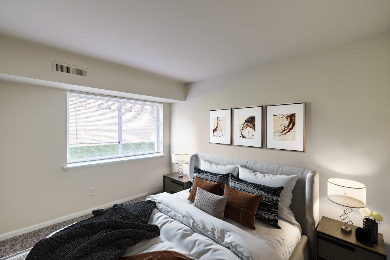 Bennington Crossings Apartment Homes - Photo 6 of 22