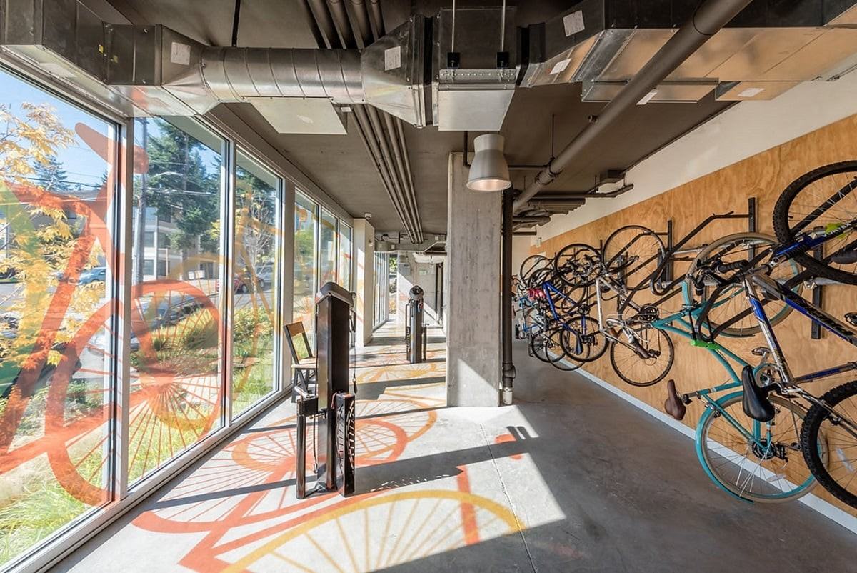 Decibel on 12th - Photo 3 of 25