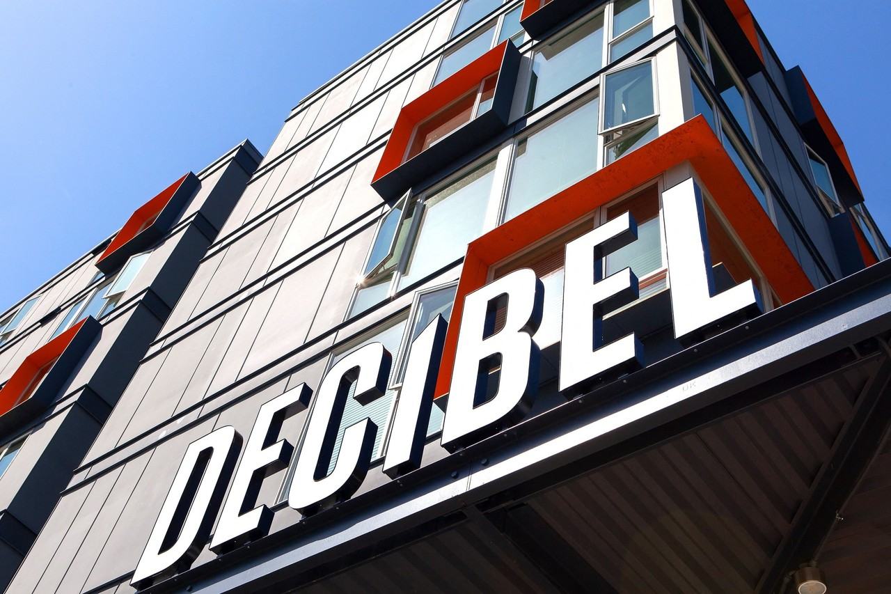 Decibel on 12th - Photo 7 of 25