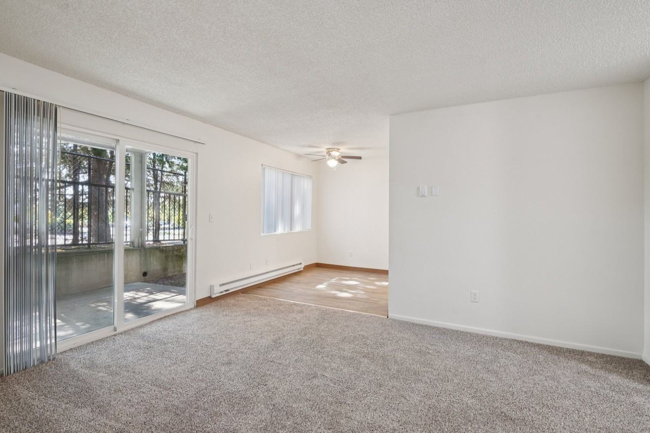 Georgetown Manor Apartments - Photo 6 of 39