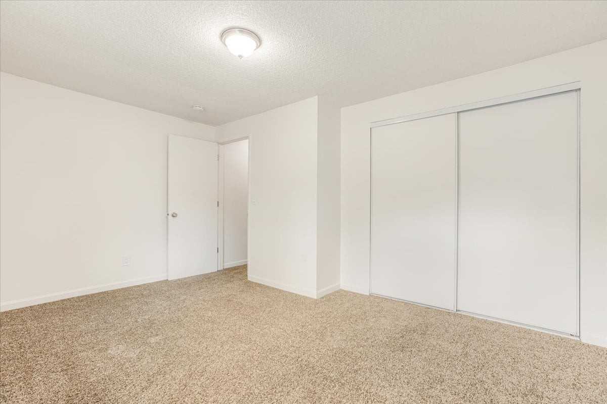 Heritage Crossing Townhome Apartments - Photo 6 of 12