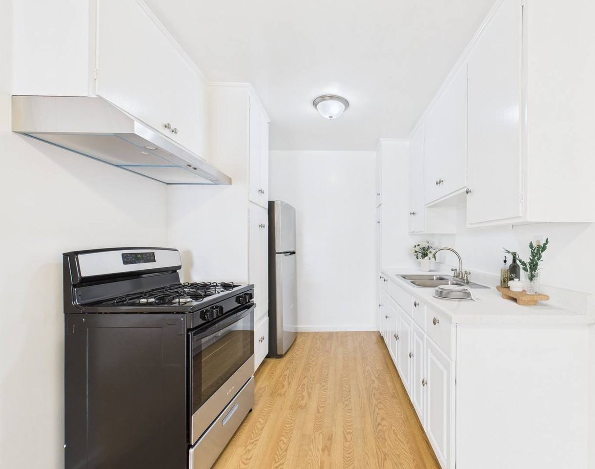 Buffalo Sherman Oaks Apartments - Photo 3 of 23