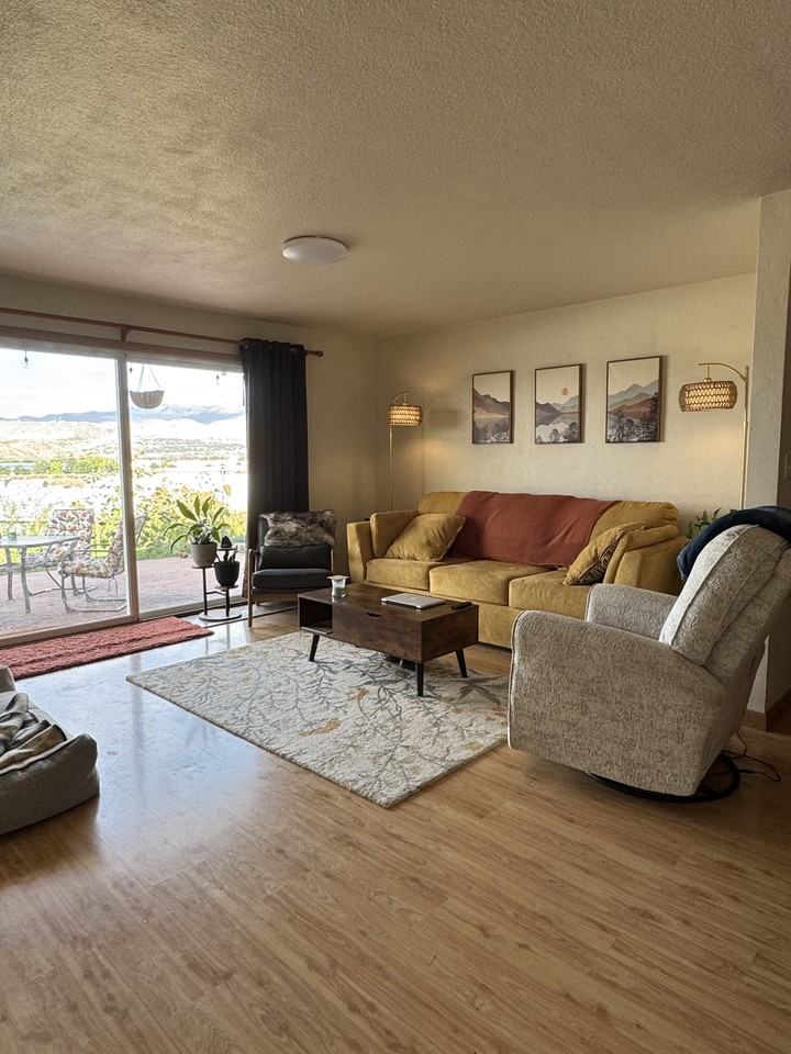 1508 W Sunrise Rim Rd - Photo 2 of 16