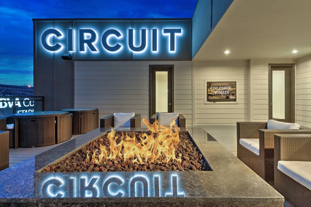 Circuit - Photo 2 of 14