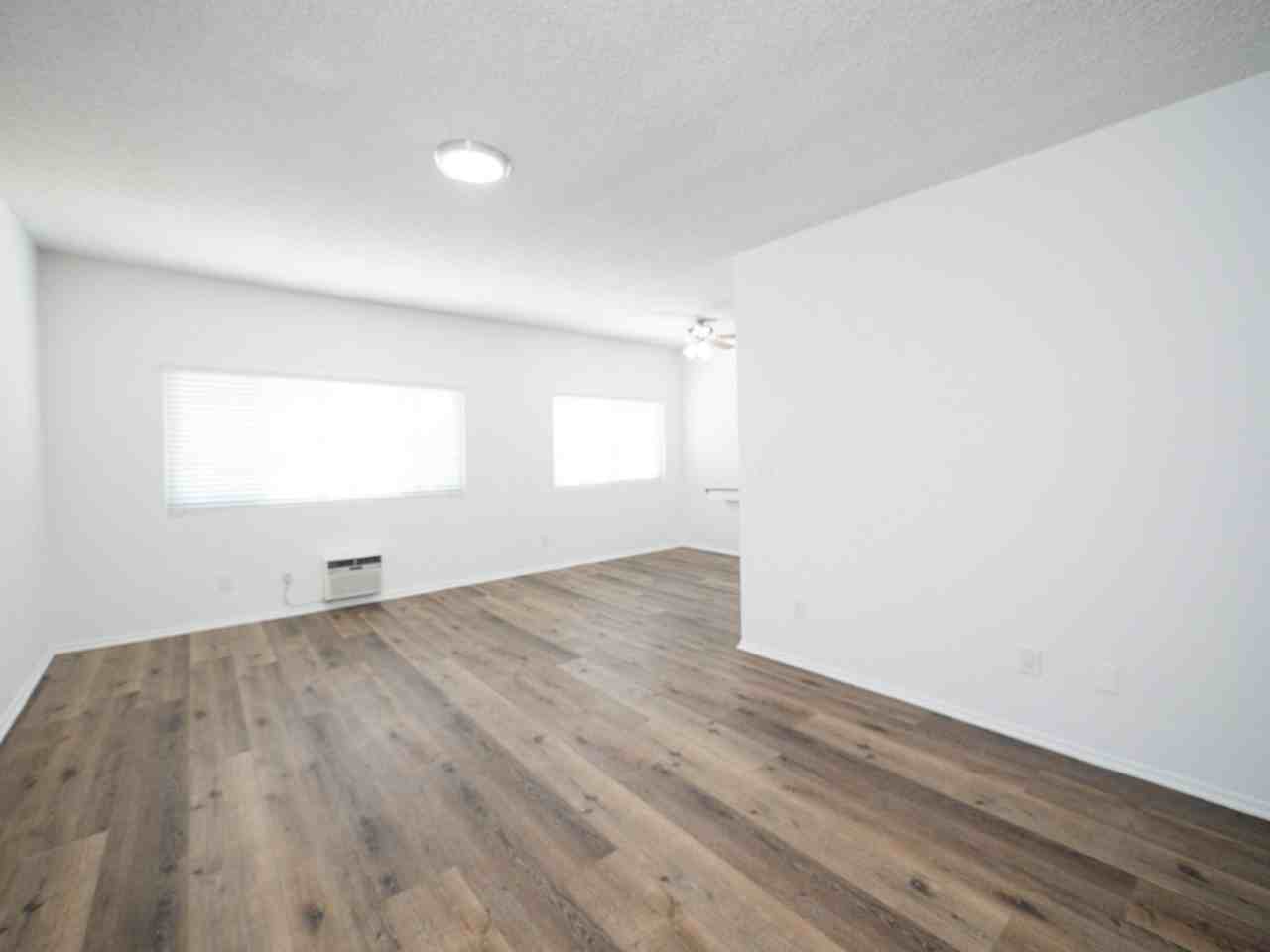 5715 Vineland Ave - Photo 6 of 13