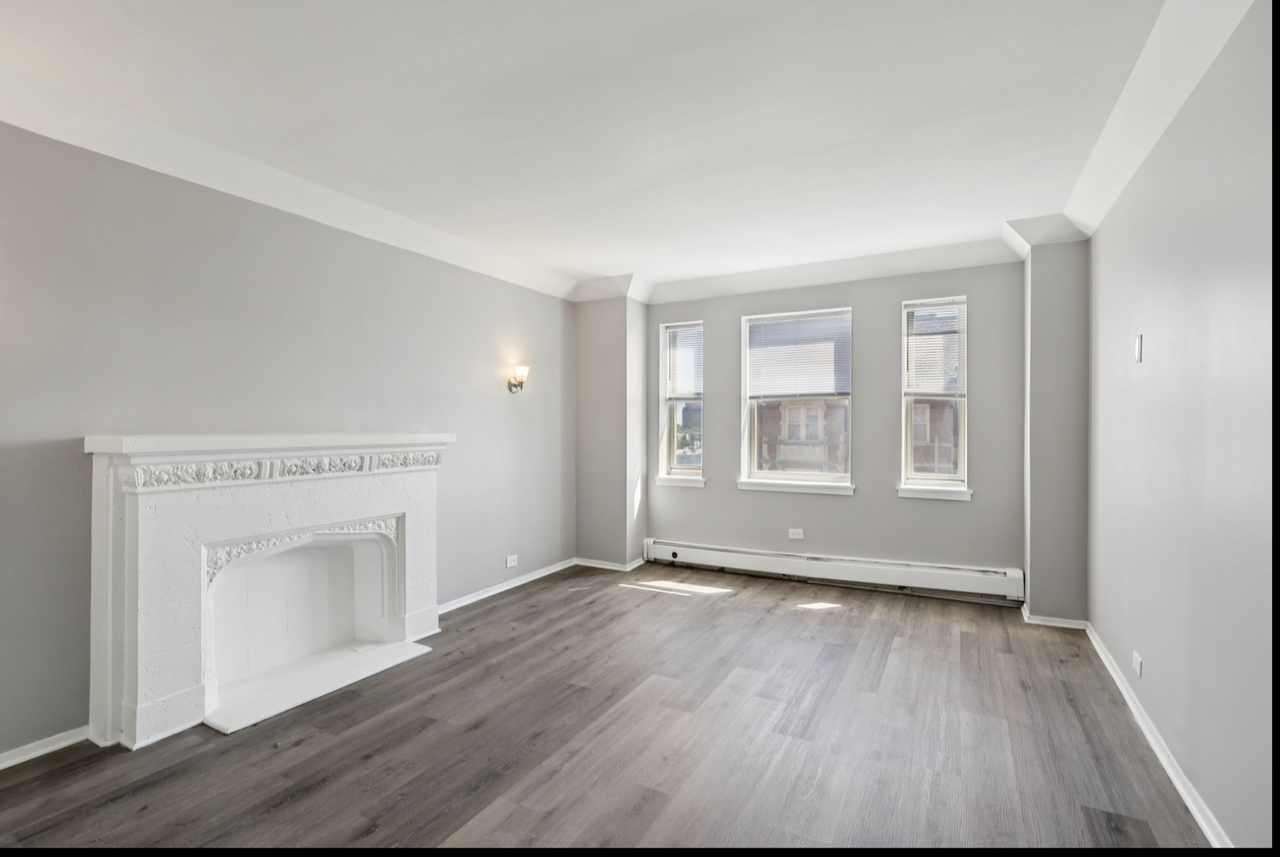 7144 S Jeffery - Photo 4 of 34