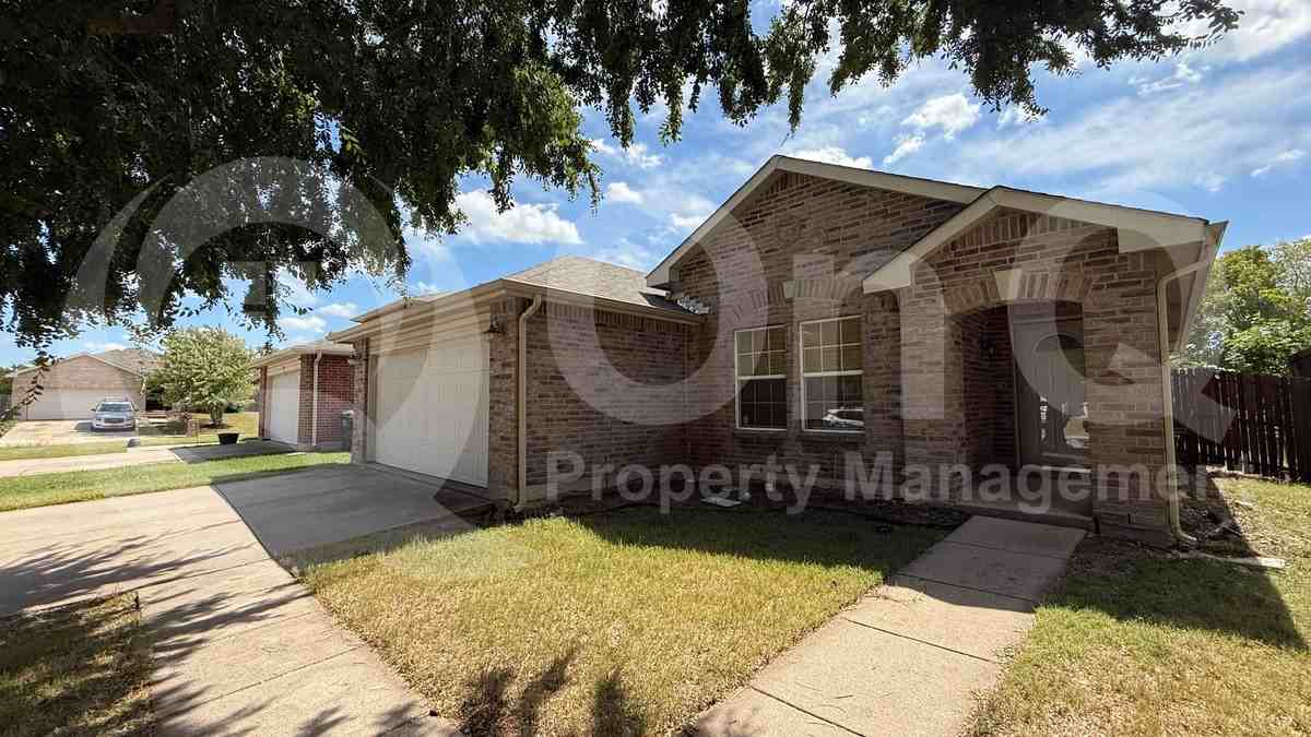 1932 Foxfield - Photo 3 of 33