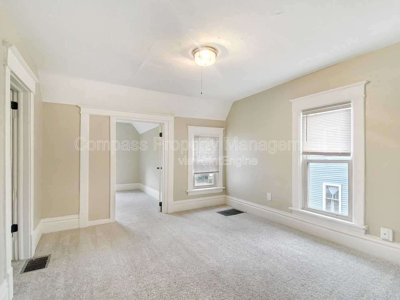 111 Canton St Sw #2 - Photo 4 of 9