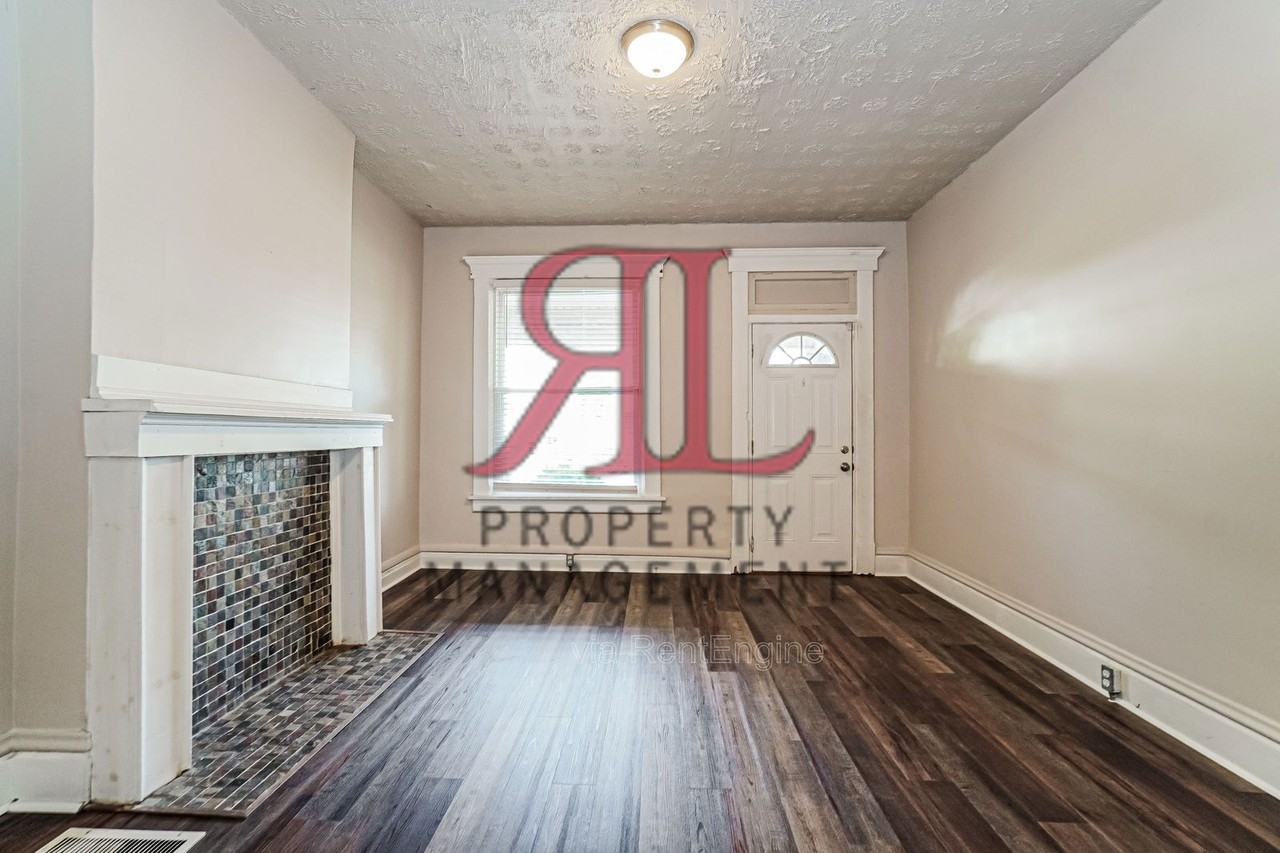 623 Gilbert St - Photo 5 of 45