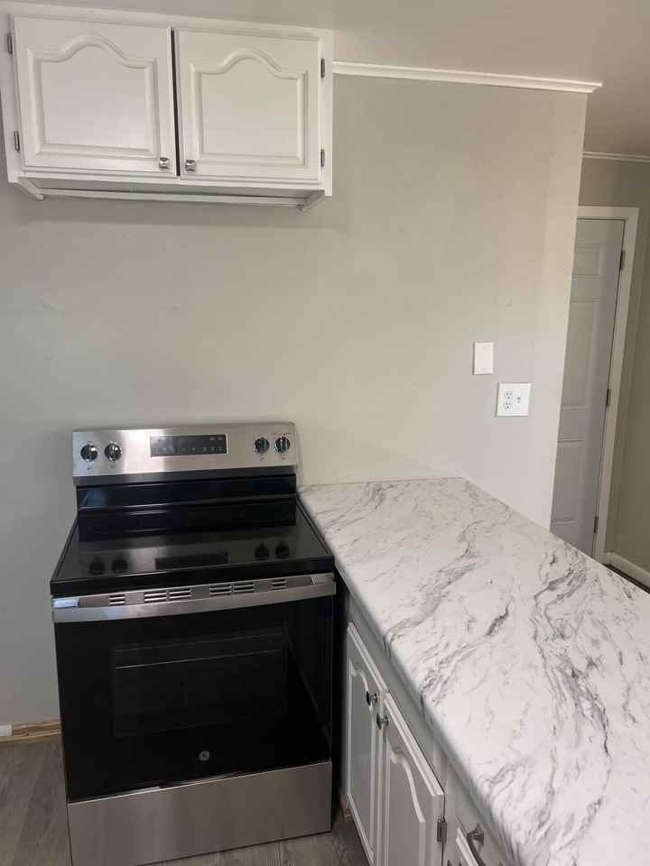 4583 E 45th St - Photo 3 of 27