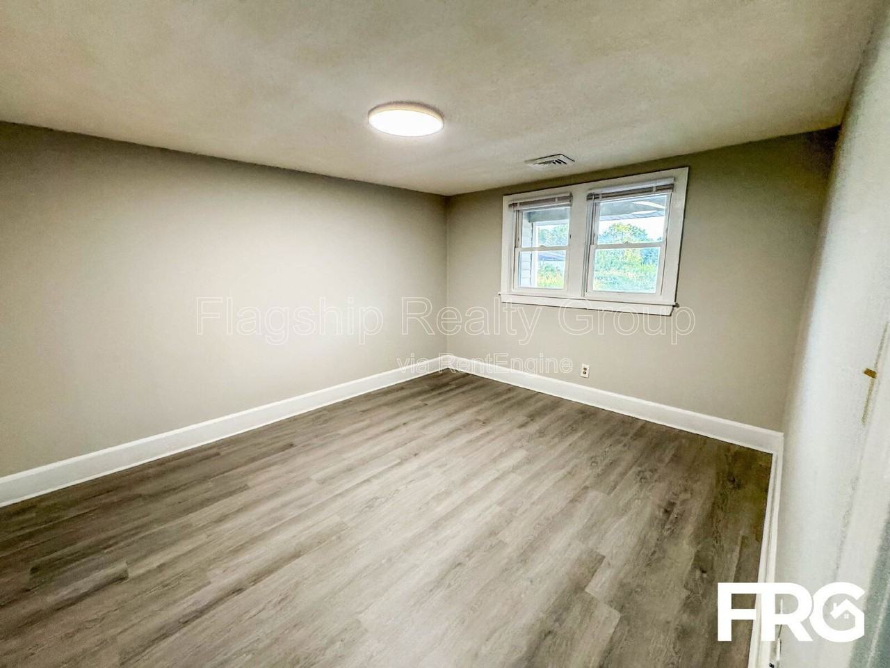 600 Howell St #D - Photo 5 of 23