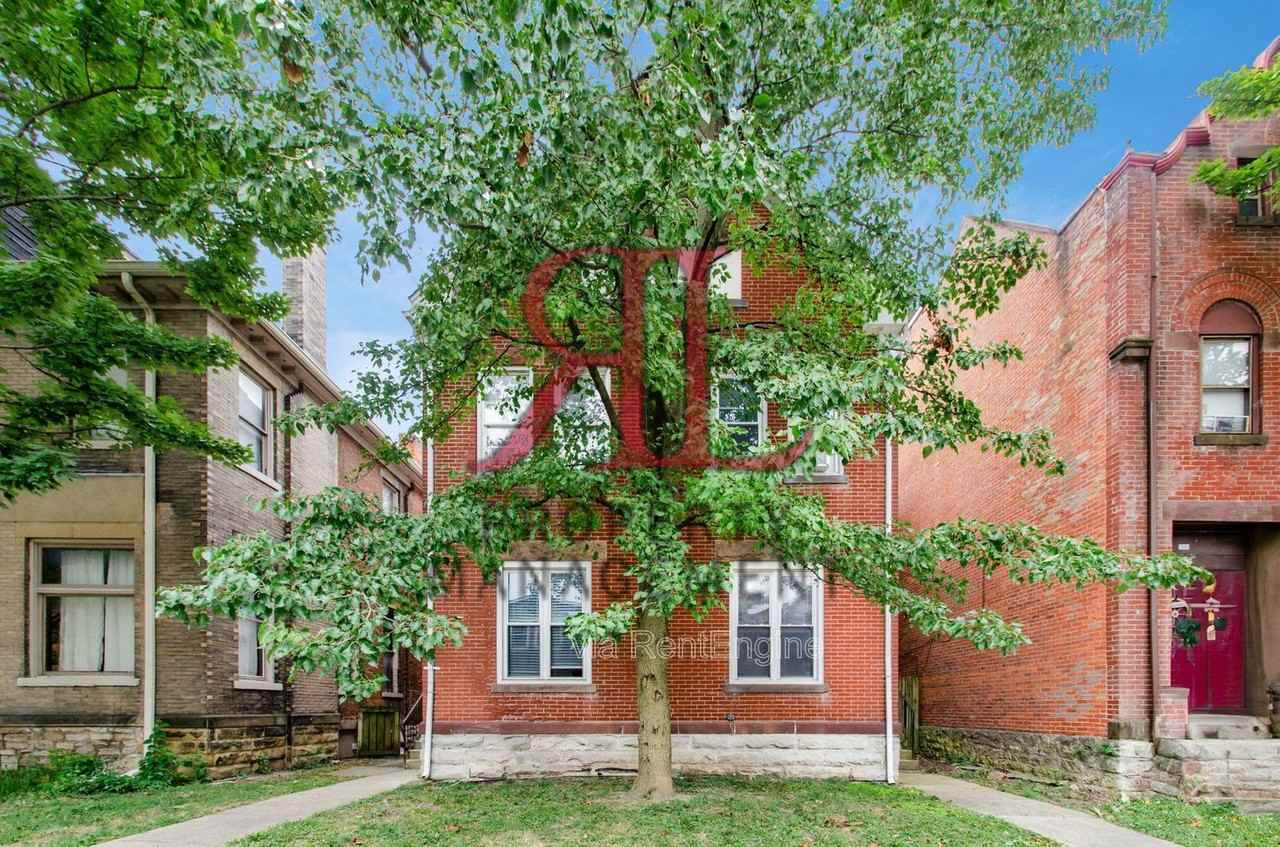 821 Oak Street - Photo 2 of 24