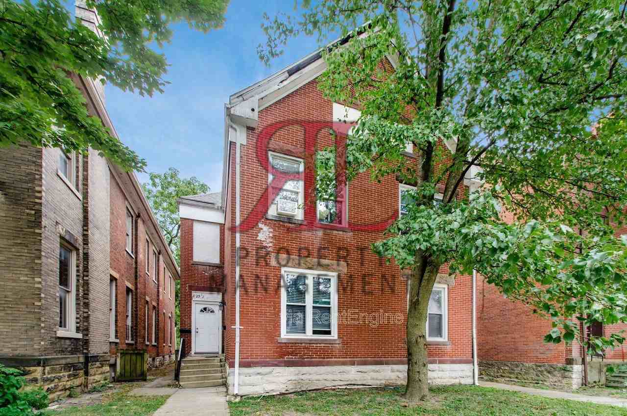 821 Oak Street - Photo 3 of 24