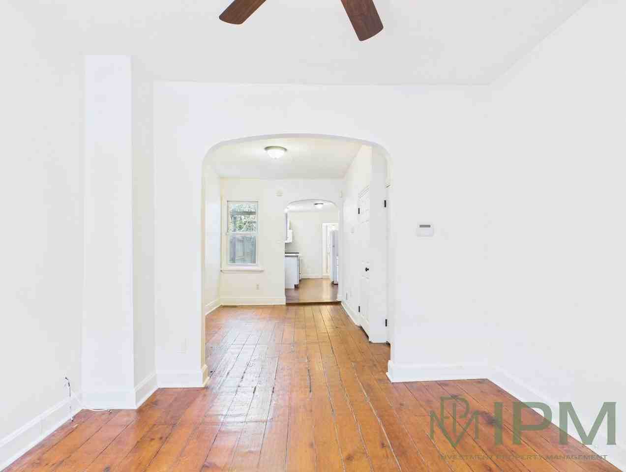 1311 Penn St - Photo 3 of 23